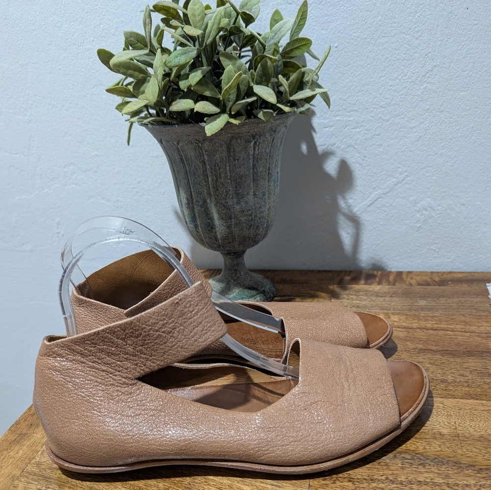 Cydwoq Jigsaw in‎ Camel Size 39.5